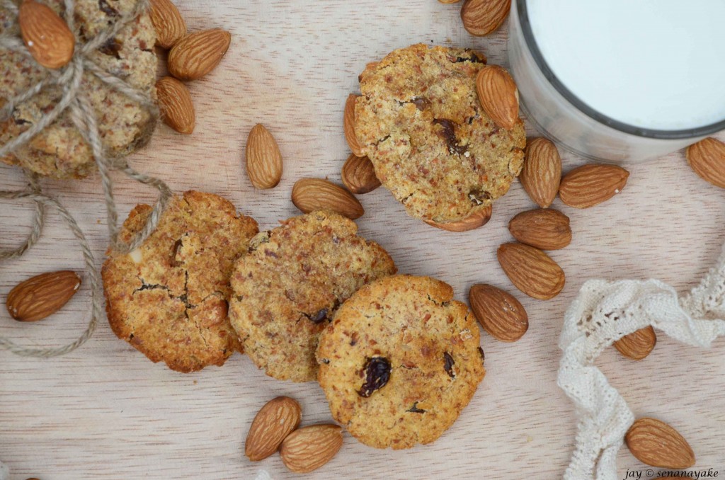 Almond-cookies-on-wooden-board