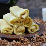 Sri Lankan pancakes (Wellawahum)